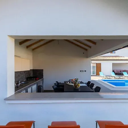 Villa Alba Pula Šišan